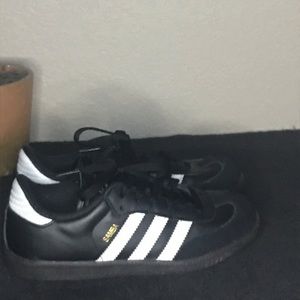 Little boys Adidas Samba’s